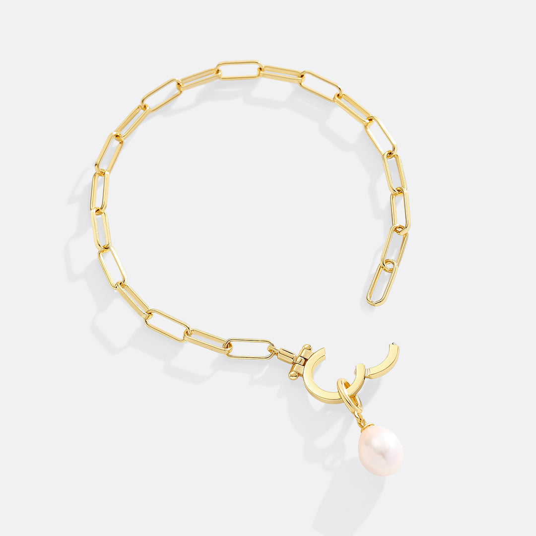 Charm de perla natural en forma de lágrima