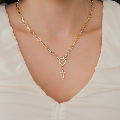 Pendentif croix pavée