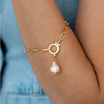 Charm de lágrima con piedra de nacimiento