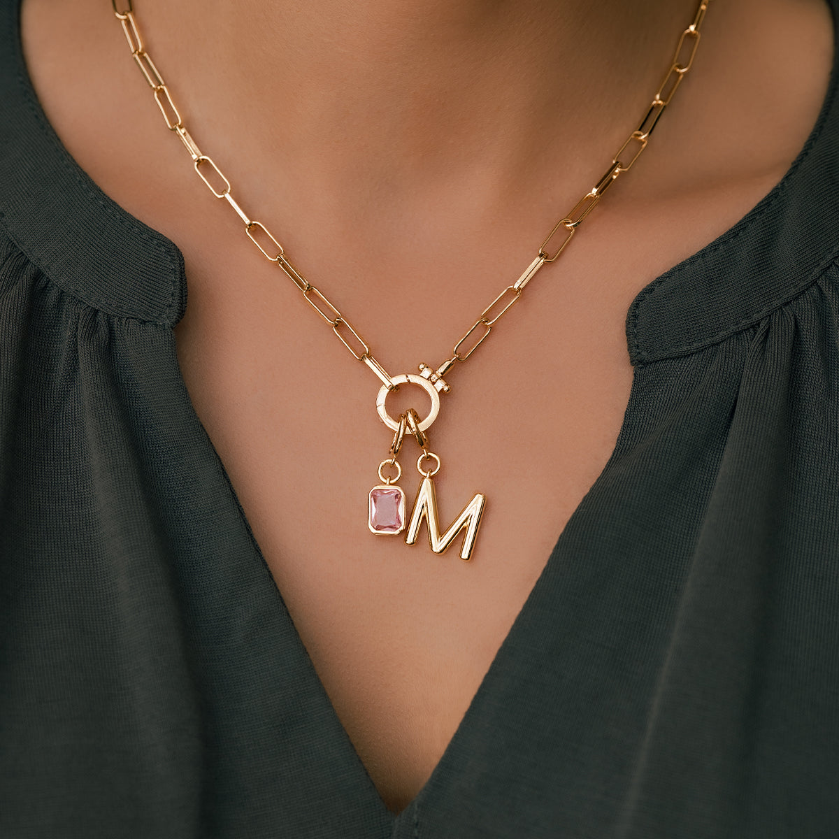 Collar Paperclip Menta con inicial y piedra de nacimiento