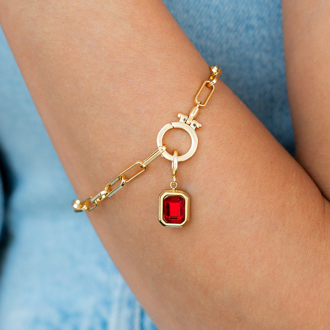 Charm con piedra de nacimiento talla baguette