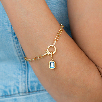 Charm con piedra de nacimiento talla baguette