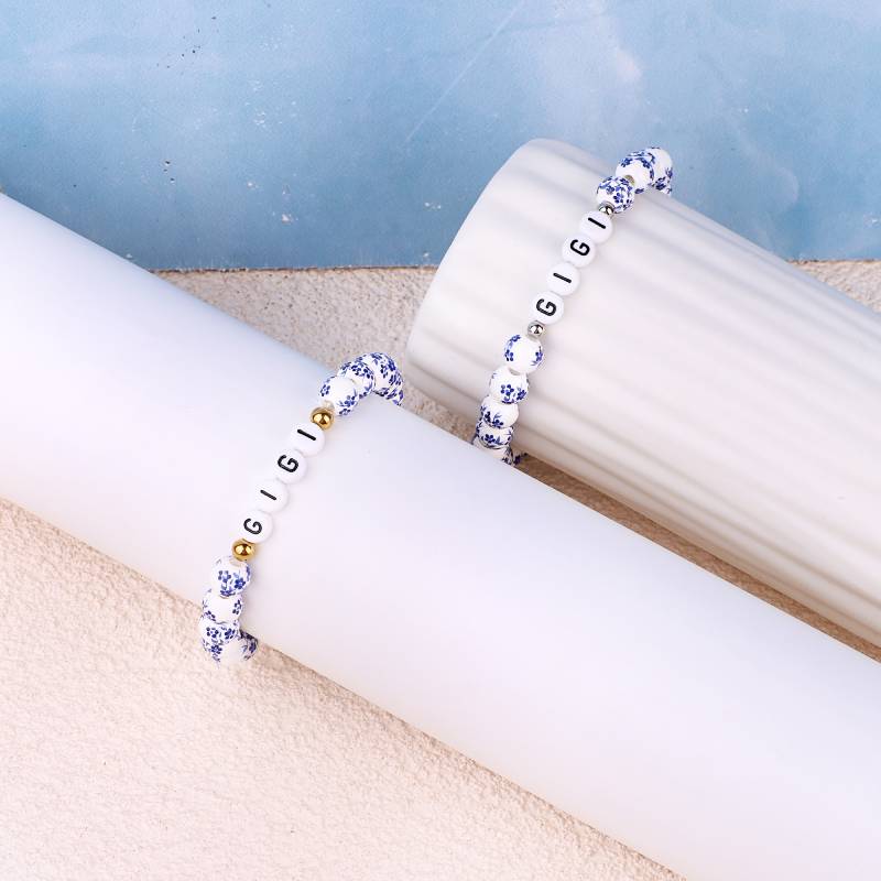 Pulsera personalizada de cuentas de porcelana azul con nombre