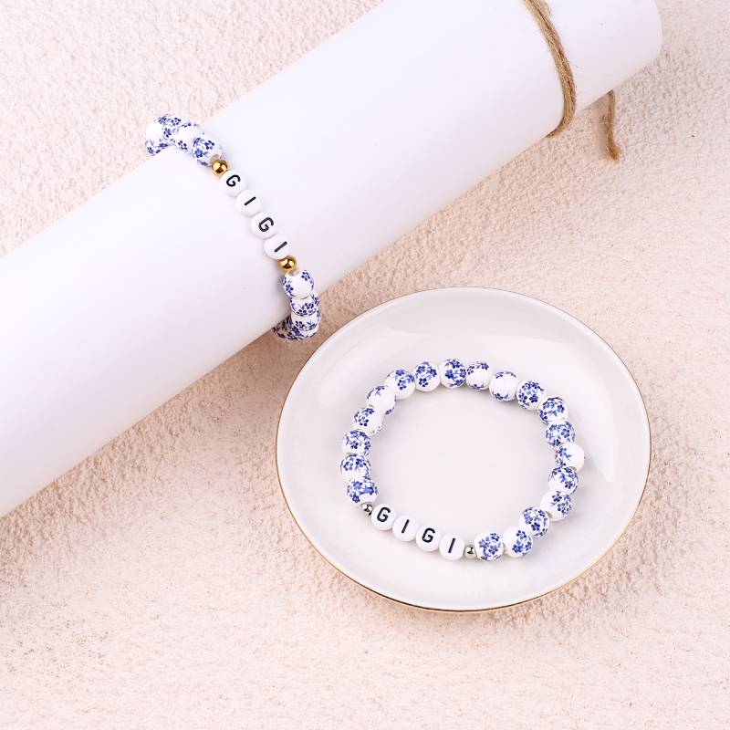 Pulsera personalizada de cuentas de porcelana azul con nombre