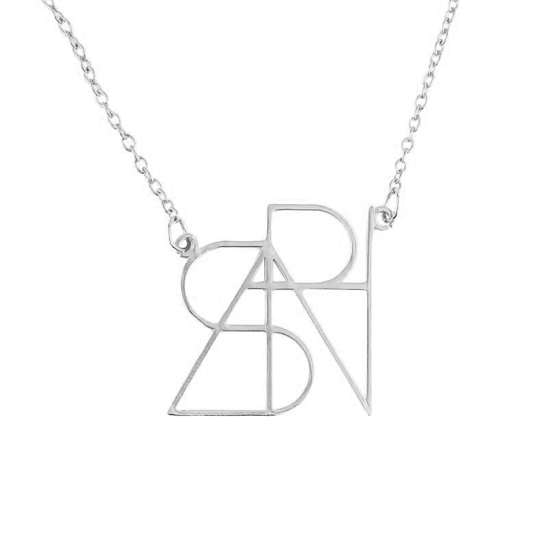 Collana con nome e monogramma minimalista