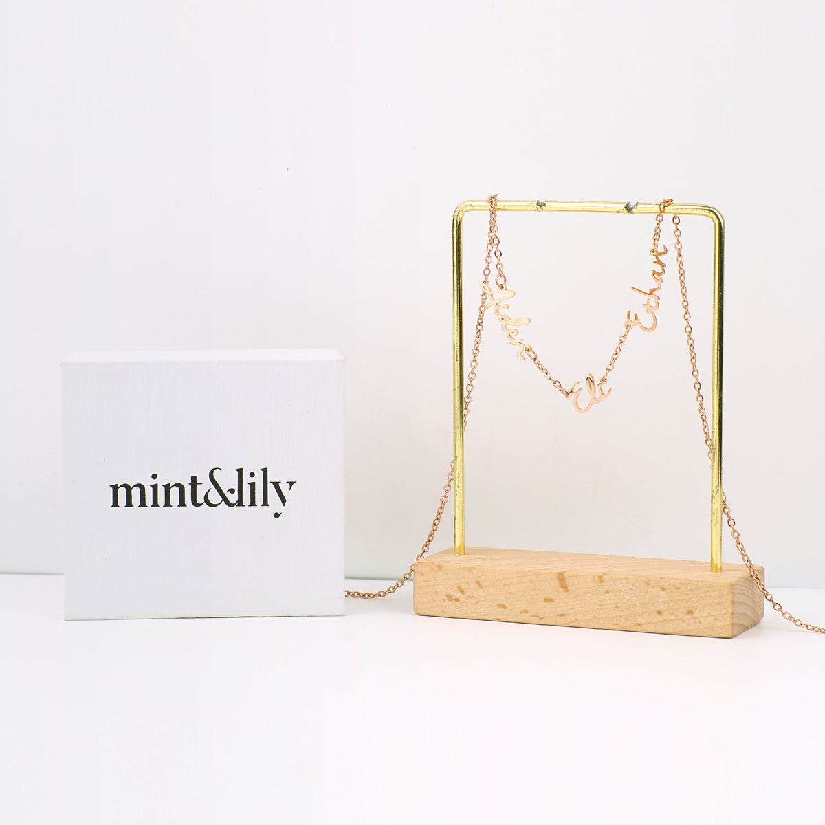 Collar con tres nombres de hadas