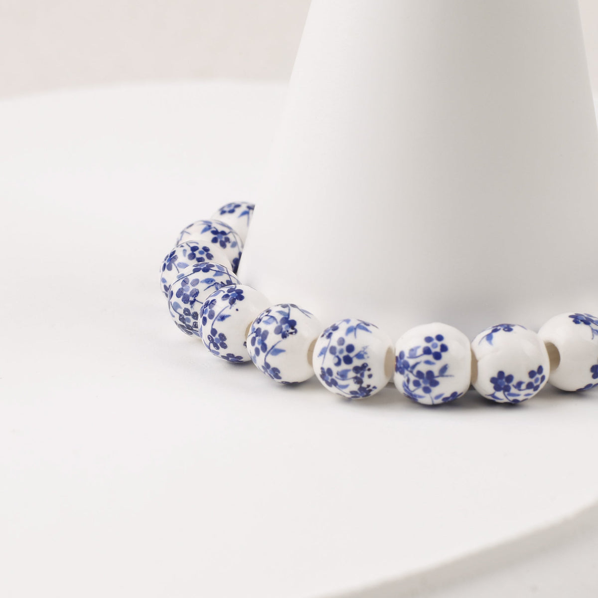 Pulsera personalizada de cuentas de porcelana azul con nombre