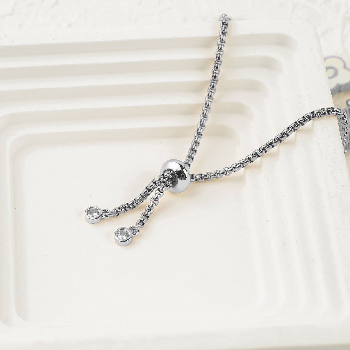 Bracelet personnalisé avec nom et trèfle à quatre feuilles