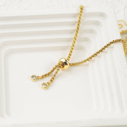 Bracelet personnalisé avec nom et trèfle à quatre feuilles