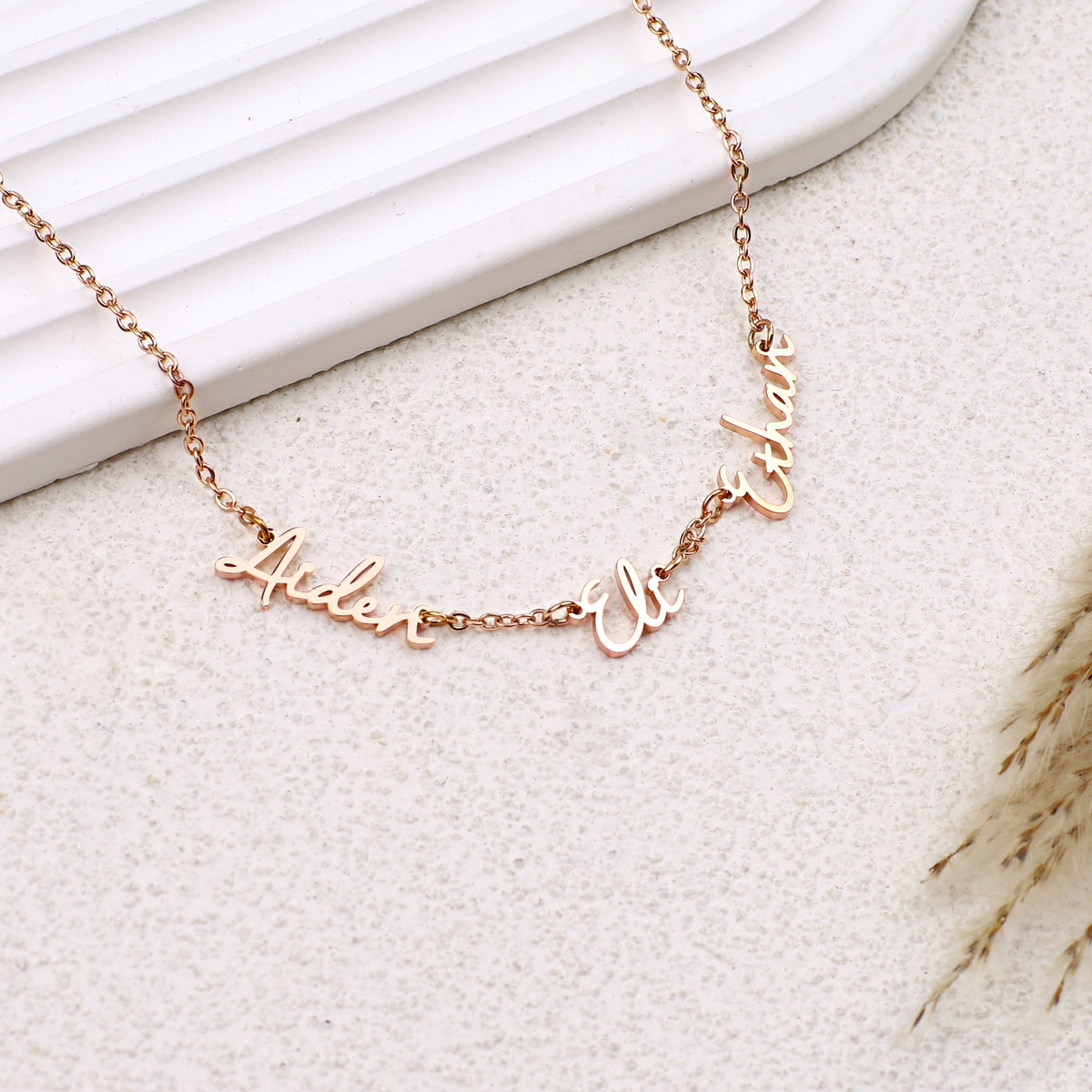 Collar con tres nombres de hadas