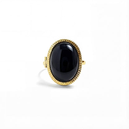 Anillo relicario personalizado con piedras semipreciosas