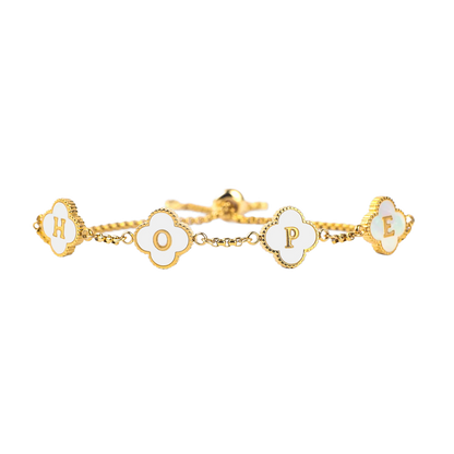 Bracelet personnalisé avec nom et trèfle à quatre feuilles