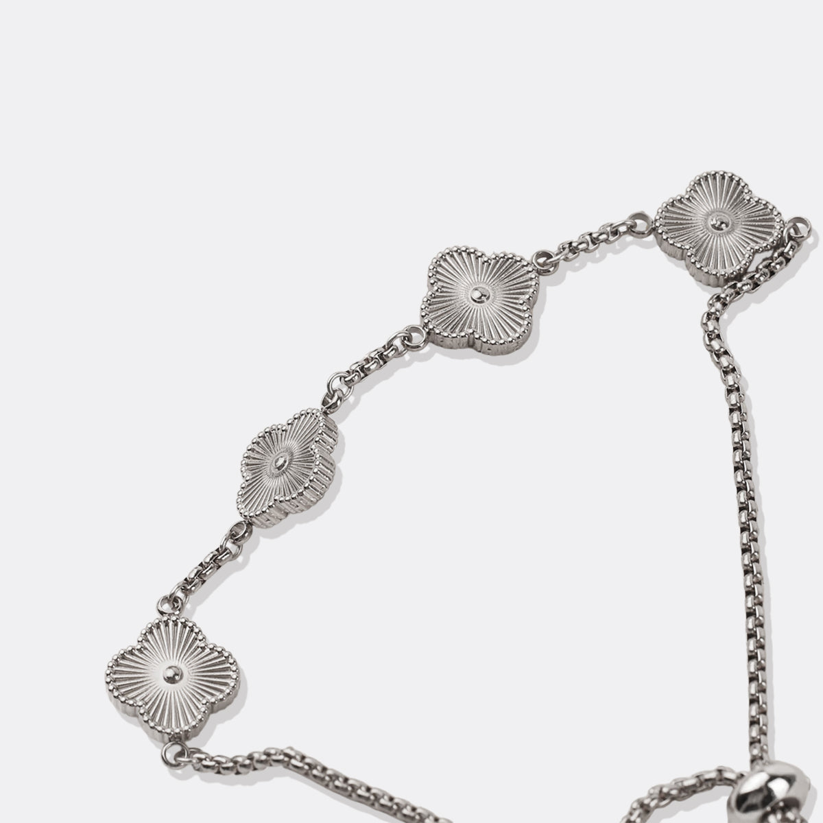 Bracelet personnalisé avec nom et trèfle à quatre feuilles