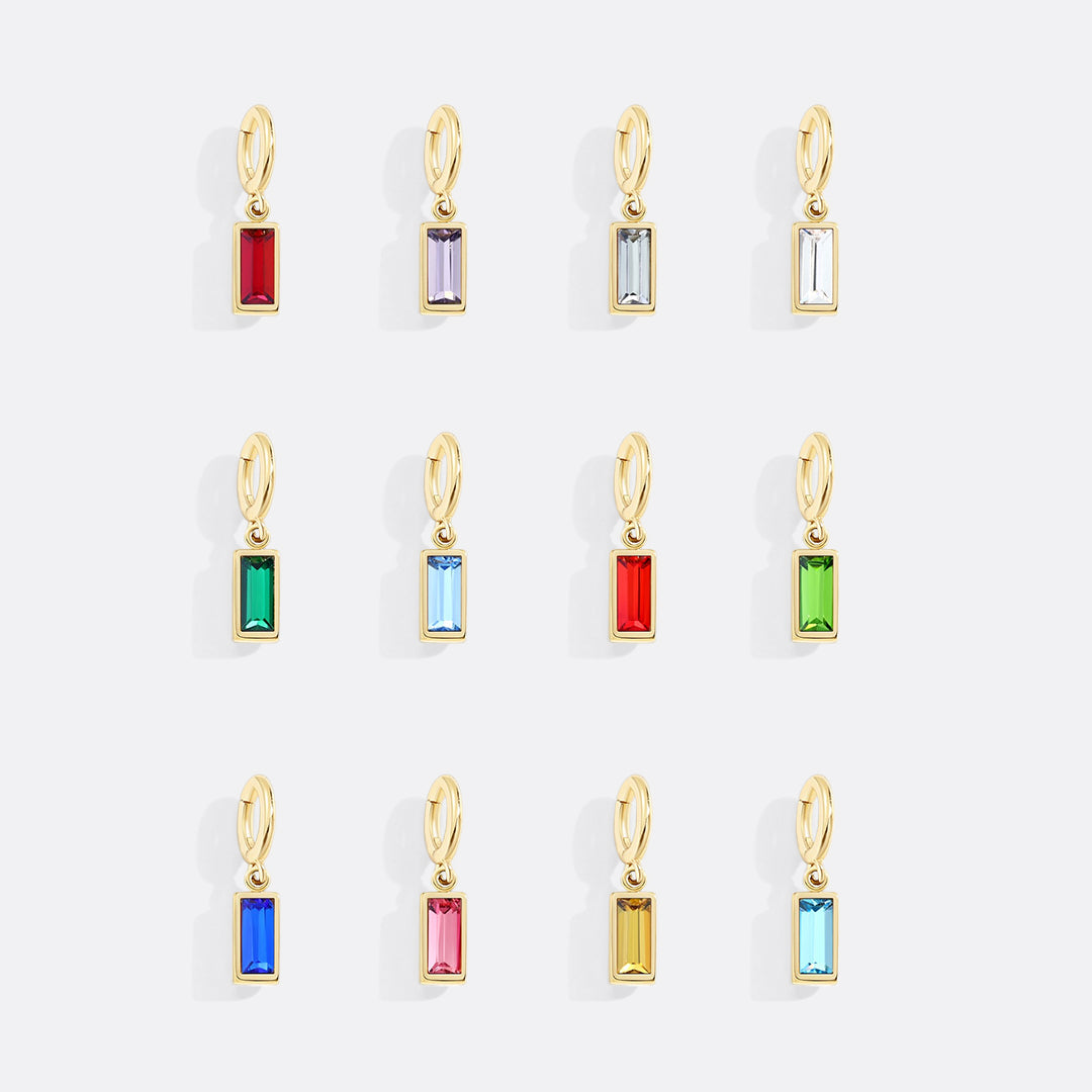 Charm delicado con piedra de nacimiento talla baguette