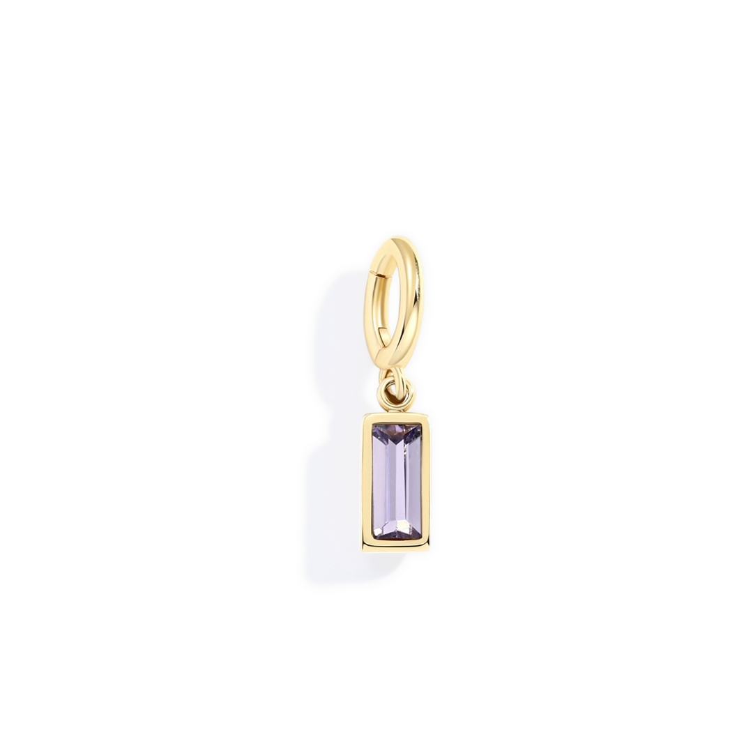 Charm delicado con piedra de nacimiento talla baguette