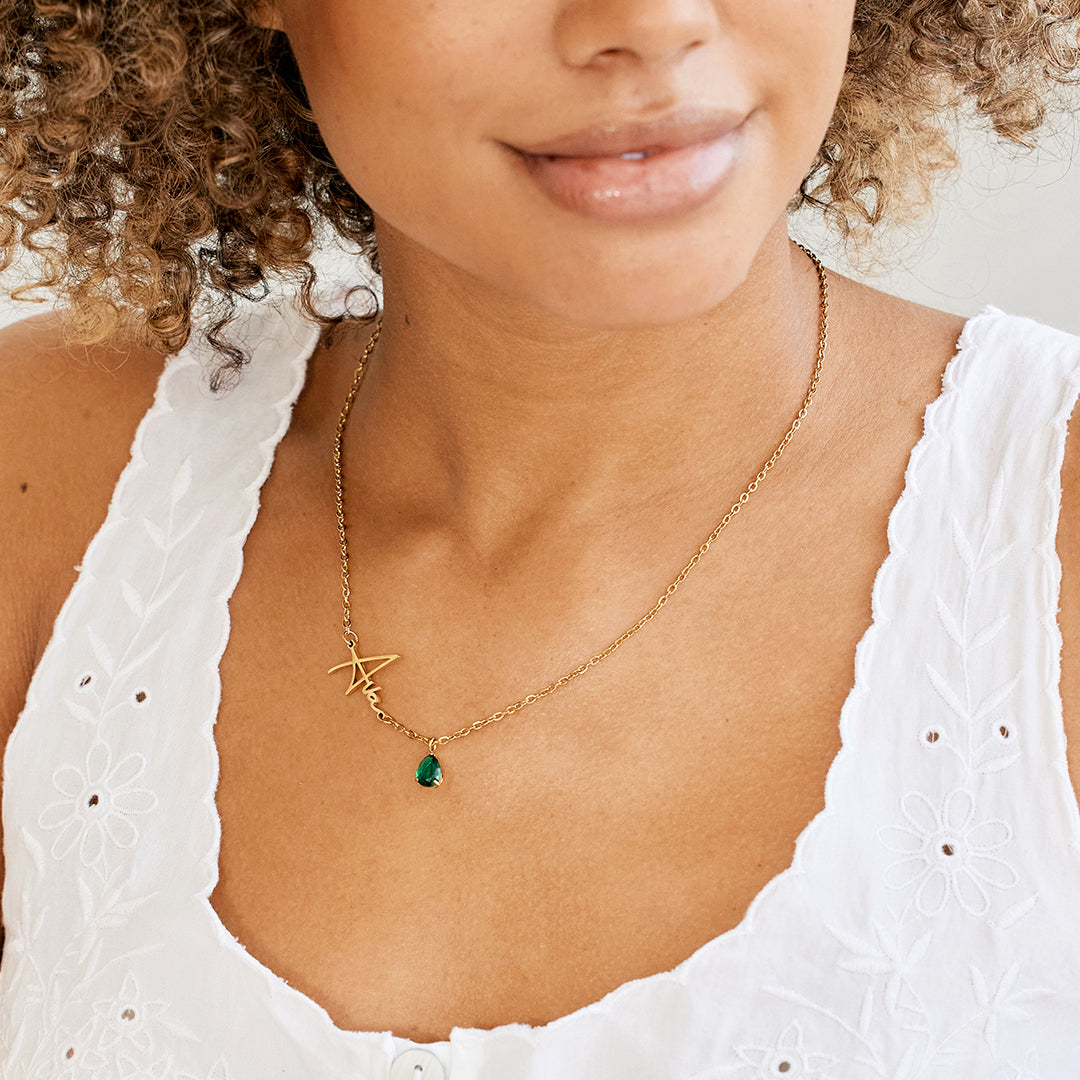 Collar con nombre de piedra de nacimiento hecho a mano