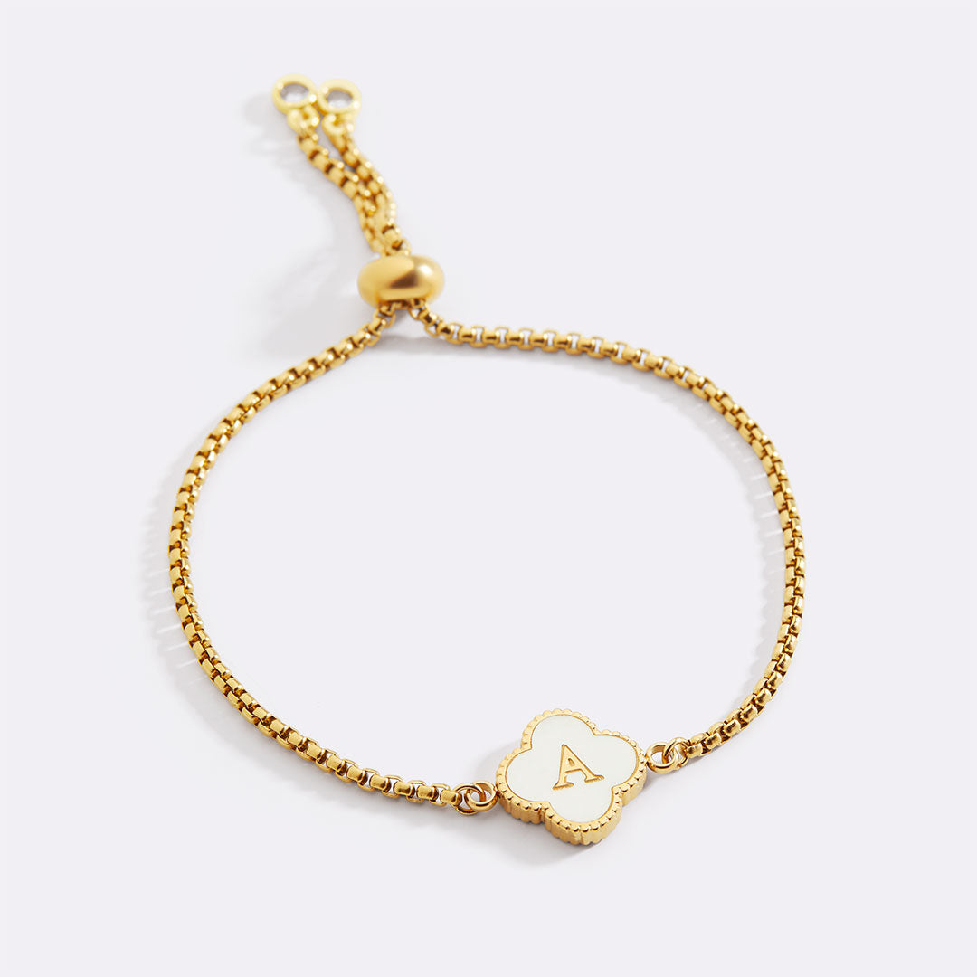 Bracelet personnalisé avec nom et trèfle à quatre feuilles