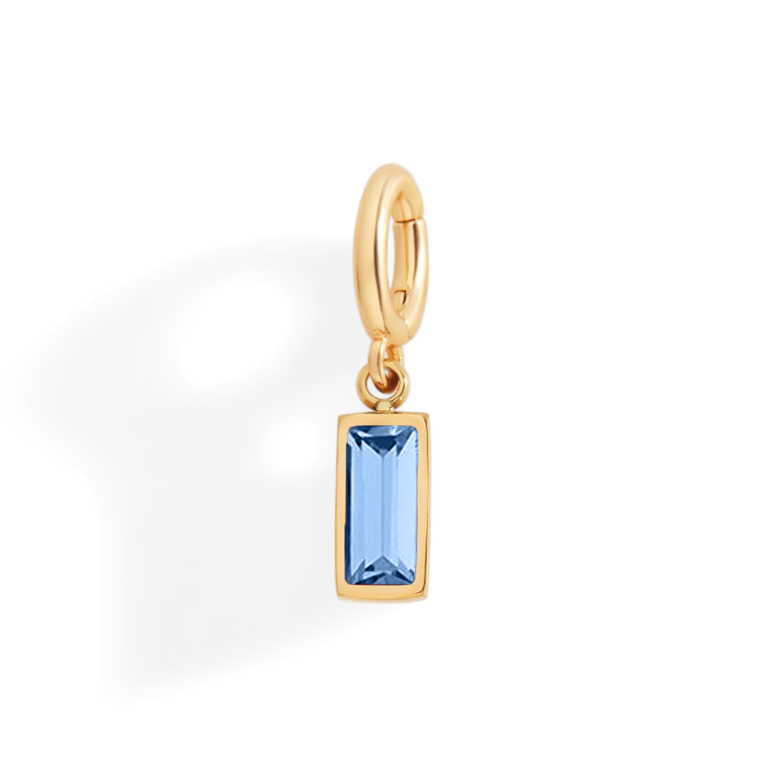 Charm delicado con piedra de nacimiento talla baguette