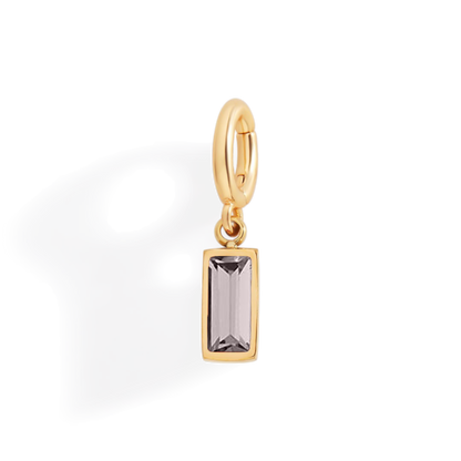 Charm delicado con piedra de nacimiento talla baguette