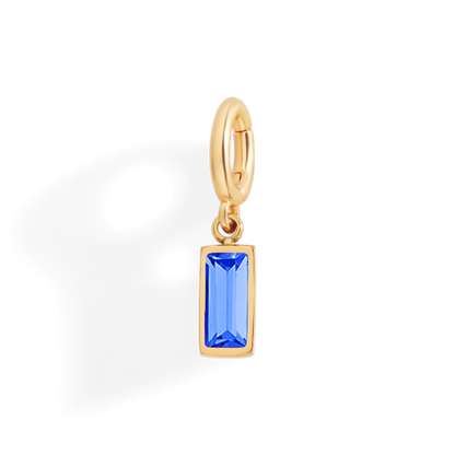 Charm delicado con piedra de nacimiento talla baguette