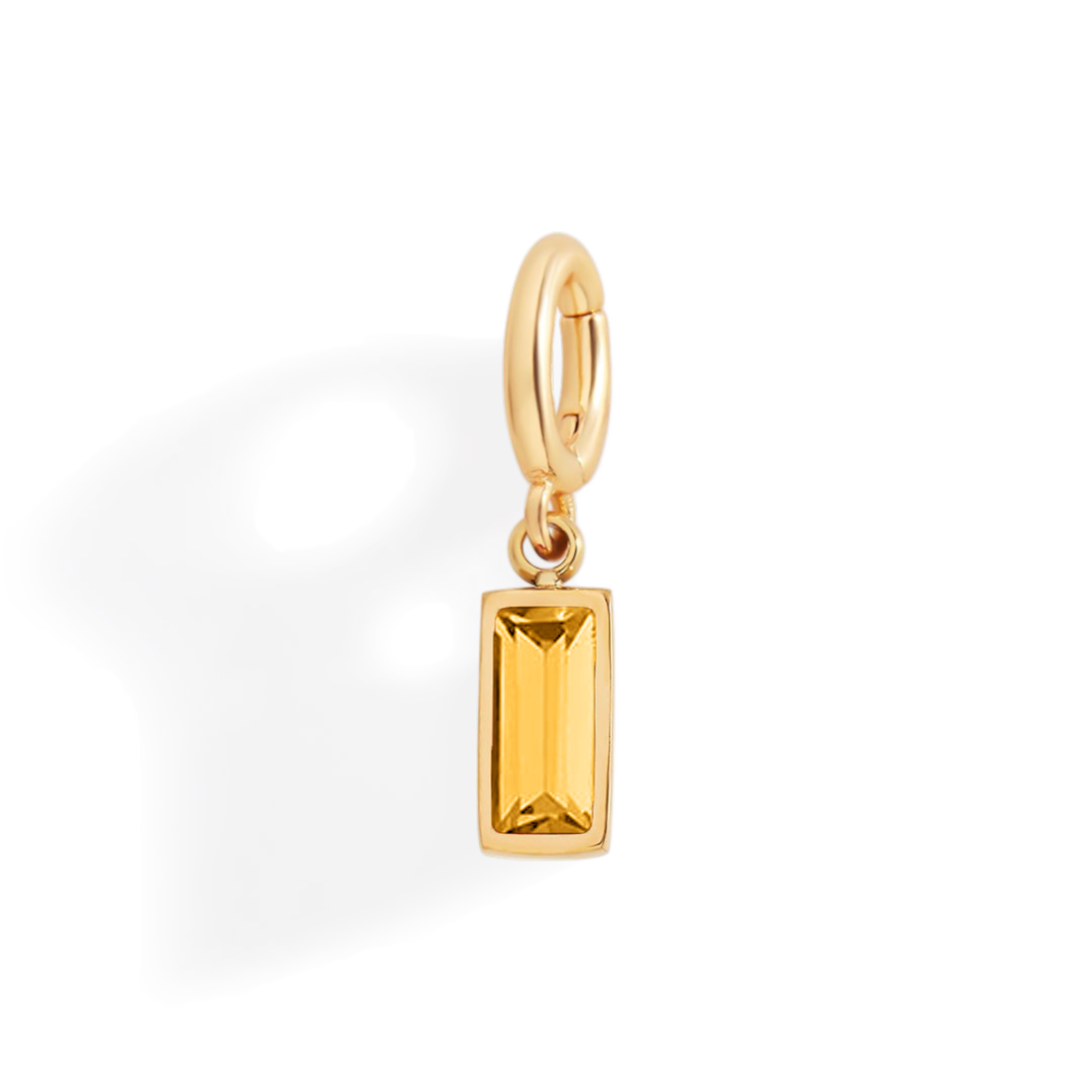 Charm delicado con piedra de nacimiento talla baguette