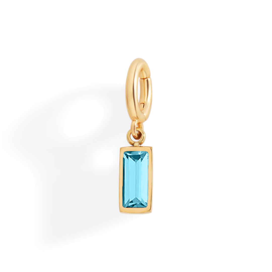 Charm delicado con piedra de nacimiento talla baguette