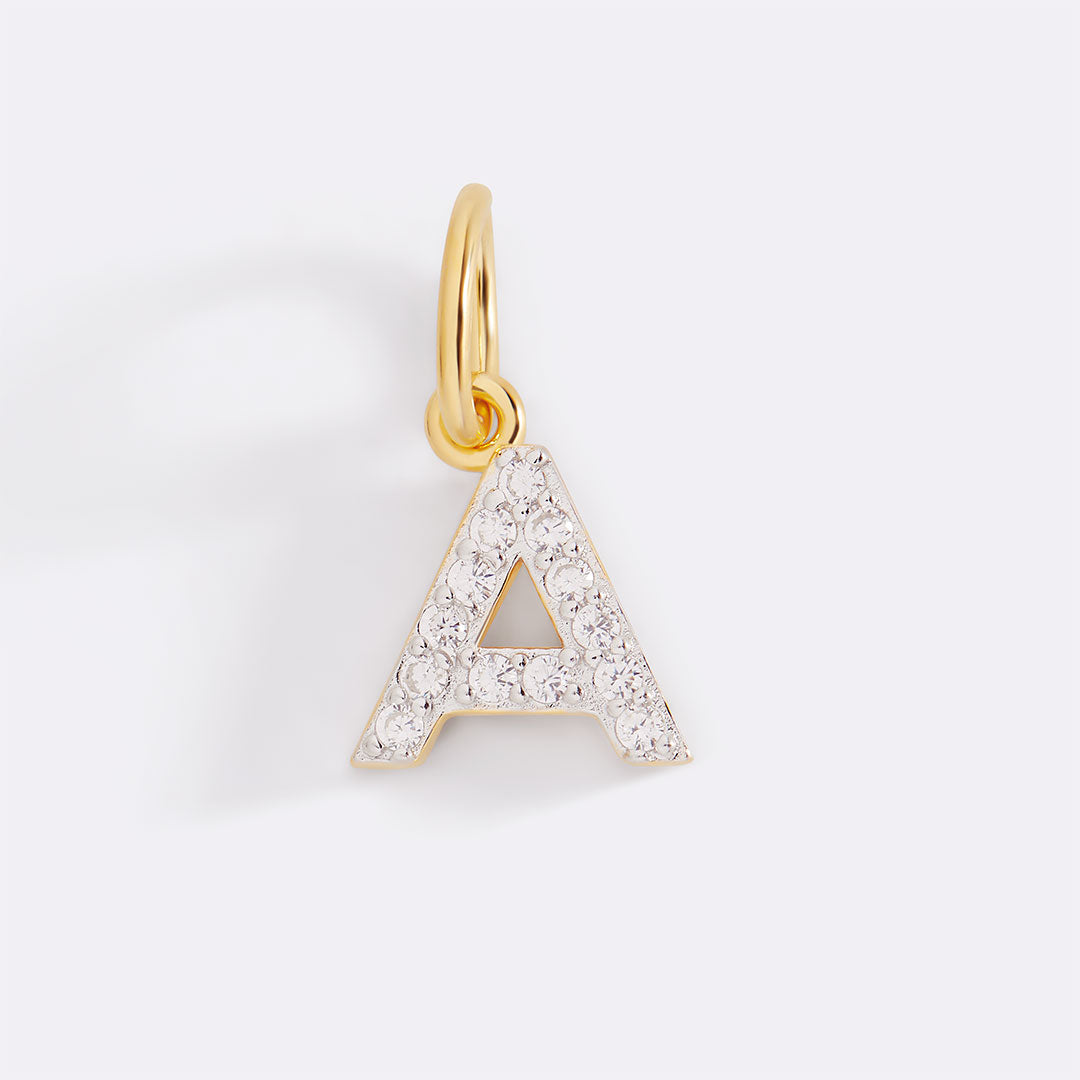 Charm con inicial y circonitas PJULAN