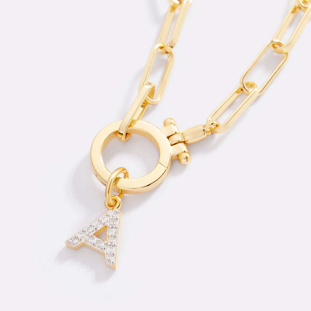 Charm con inicial y circonitas PJULAN