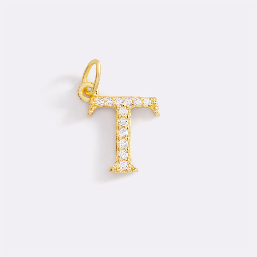 Charm délicat avec initiale pavée