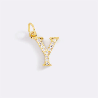 Charm délicat avec initiale pavée