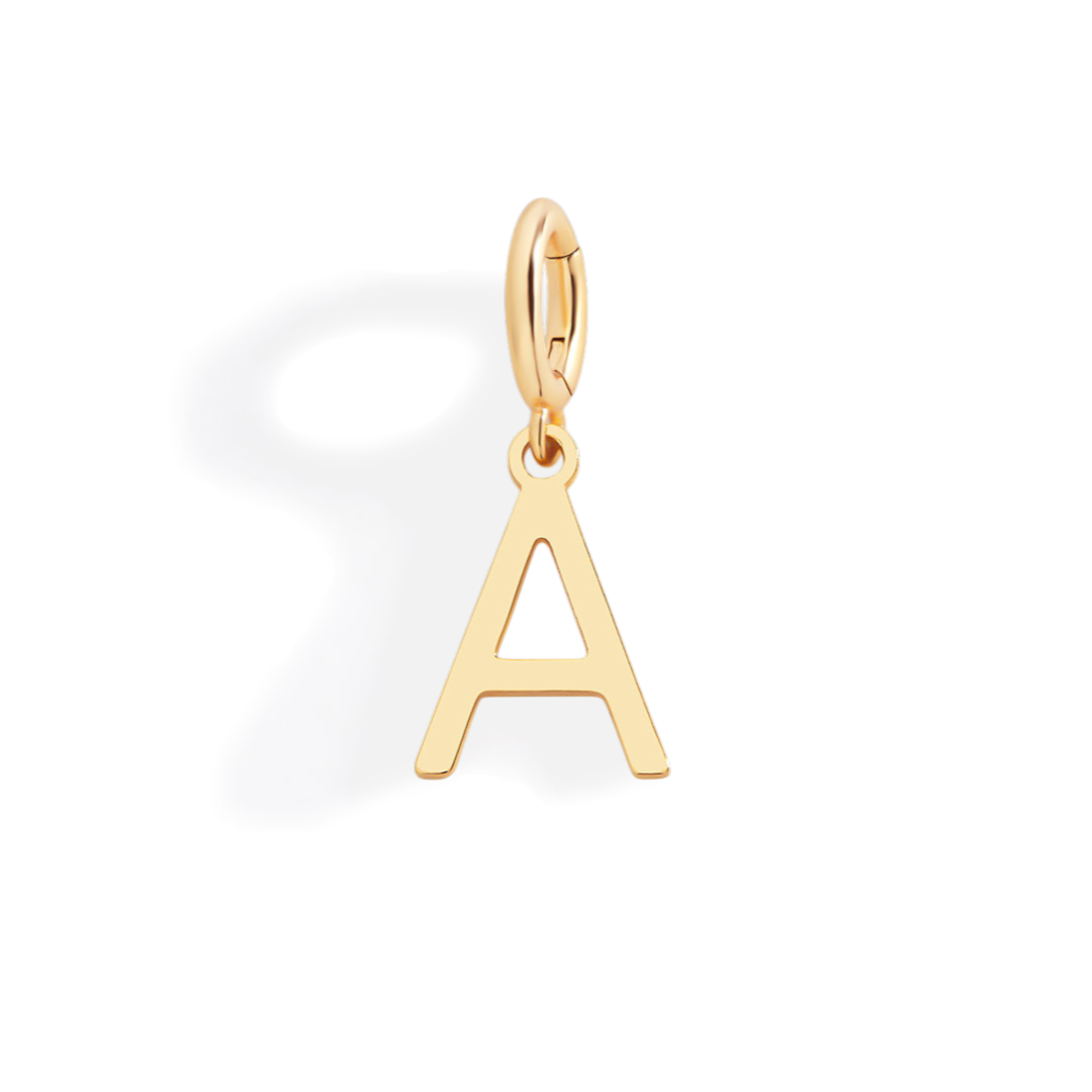 Charm minimalista con inicial