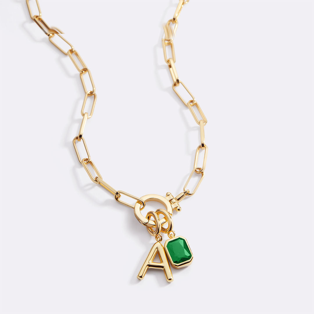 Collar Paperclip Menta con inicial y piedra de nacimiento