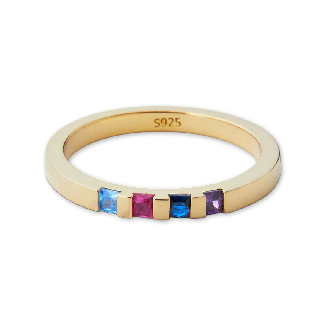 Anillo con piedras de nacimiento talla princesa