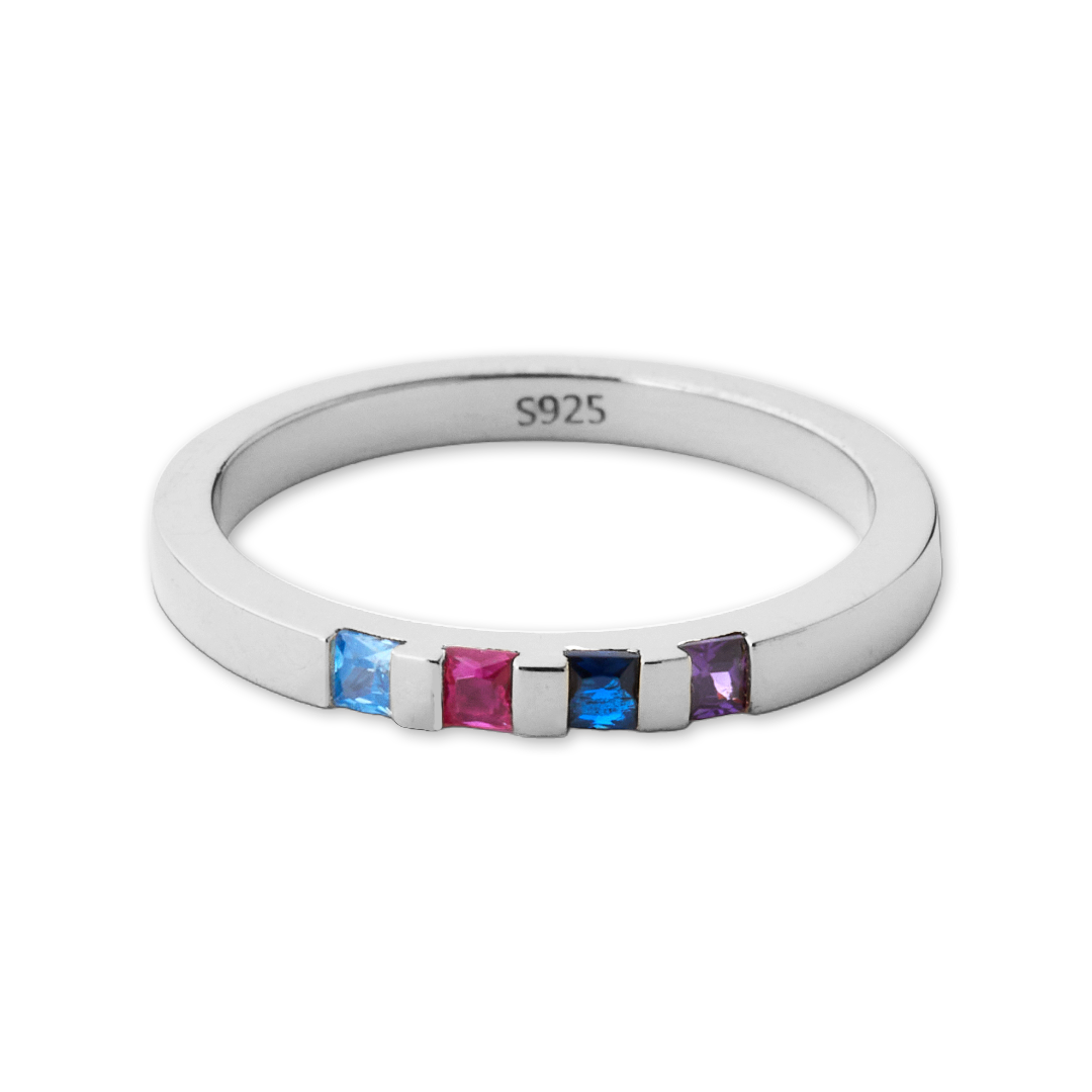 Anillo con piedras de nacimiento talla princesa