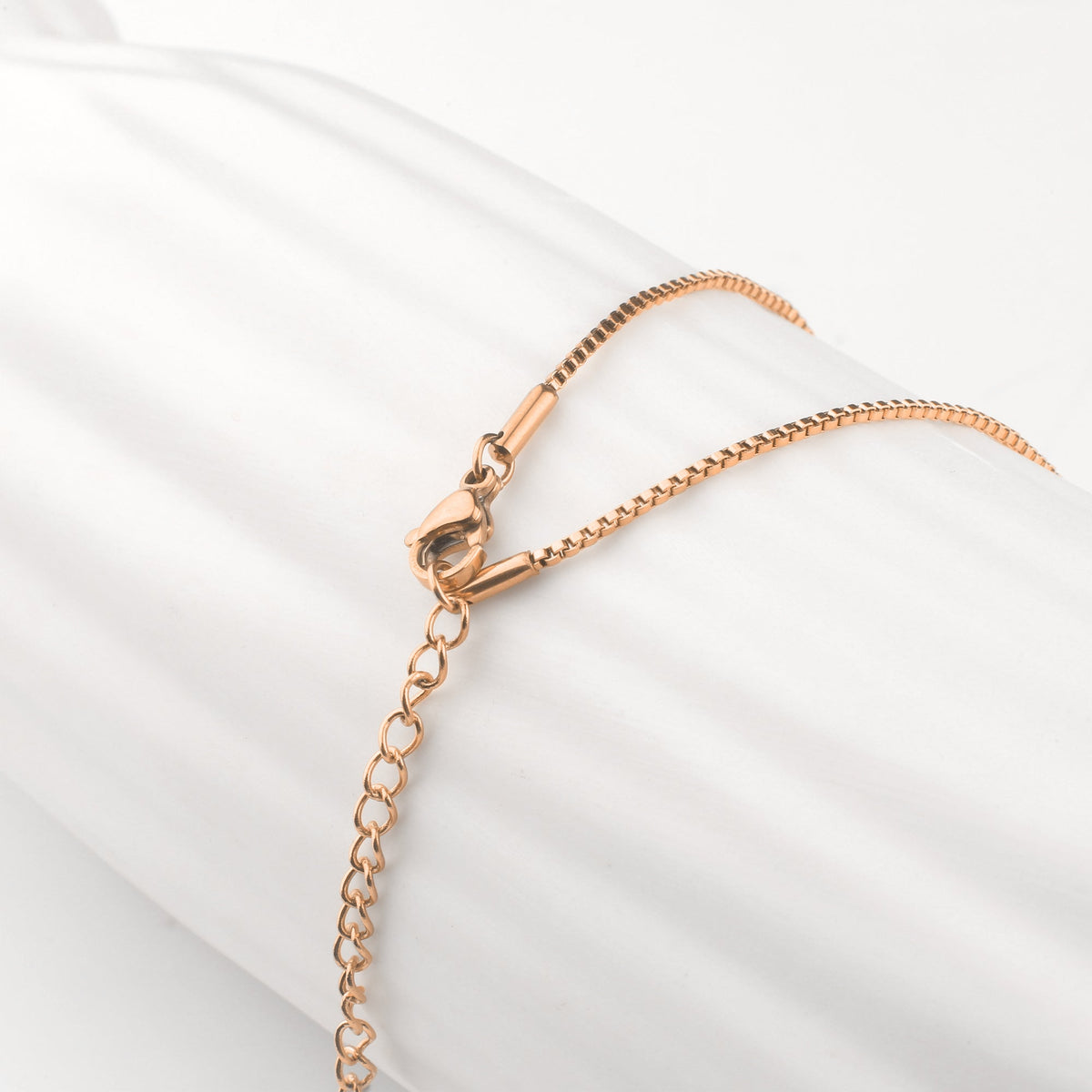 Collar con nombre moderno