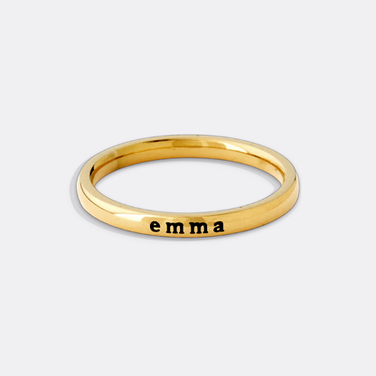 Anillo fino apilable personalizado con nombre