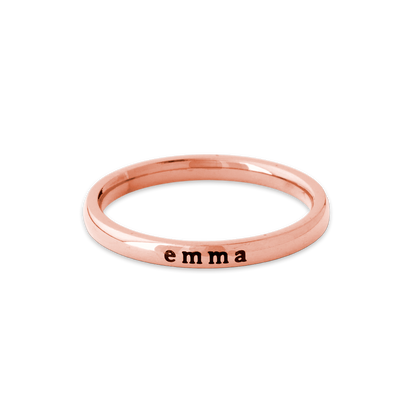 Anillo fino apilable personalizado con nombre