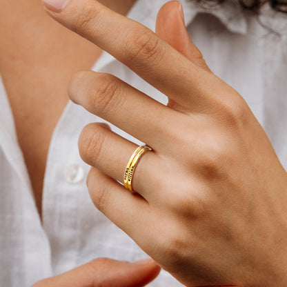 Anillo fino apilable personalizado con nombre