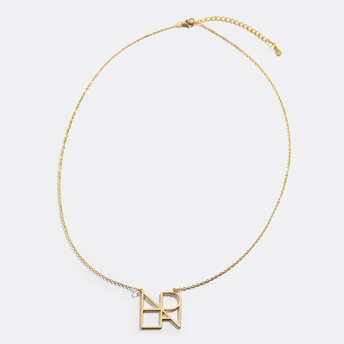 Collana con nome e monogramma minimalista