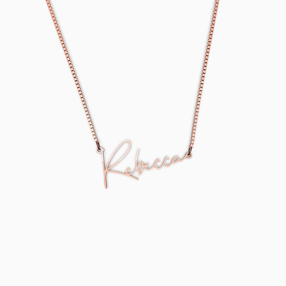 Collar con nombre moderno