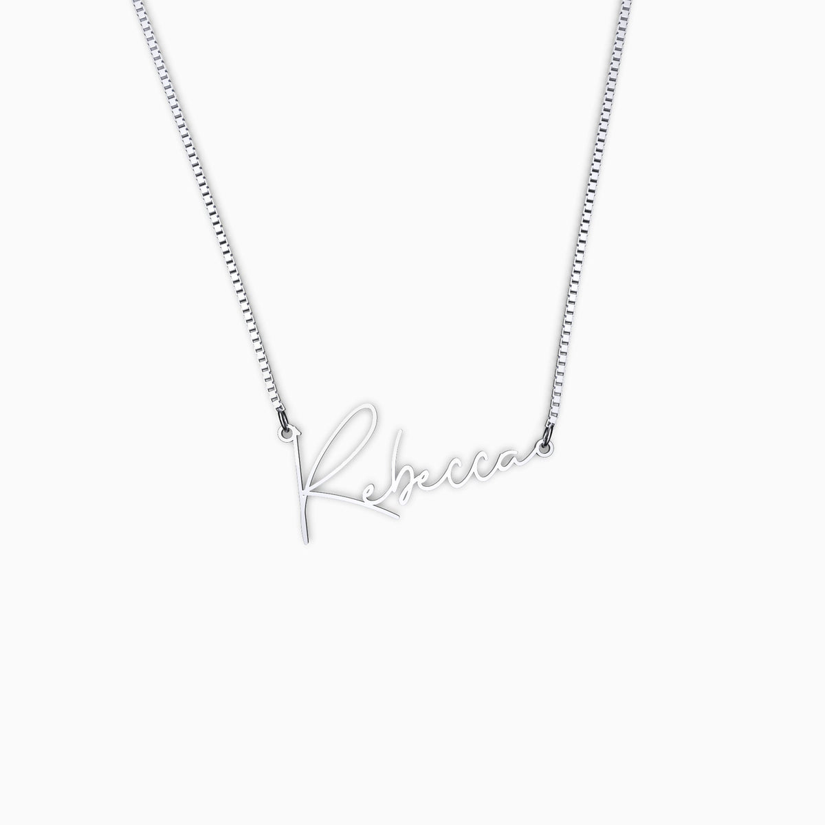 Collar con nombre moderno