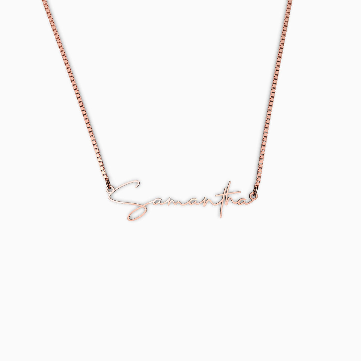 Collar con nombre moderno