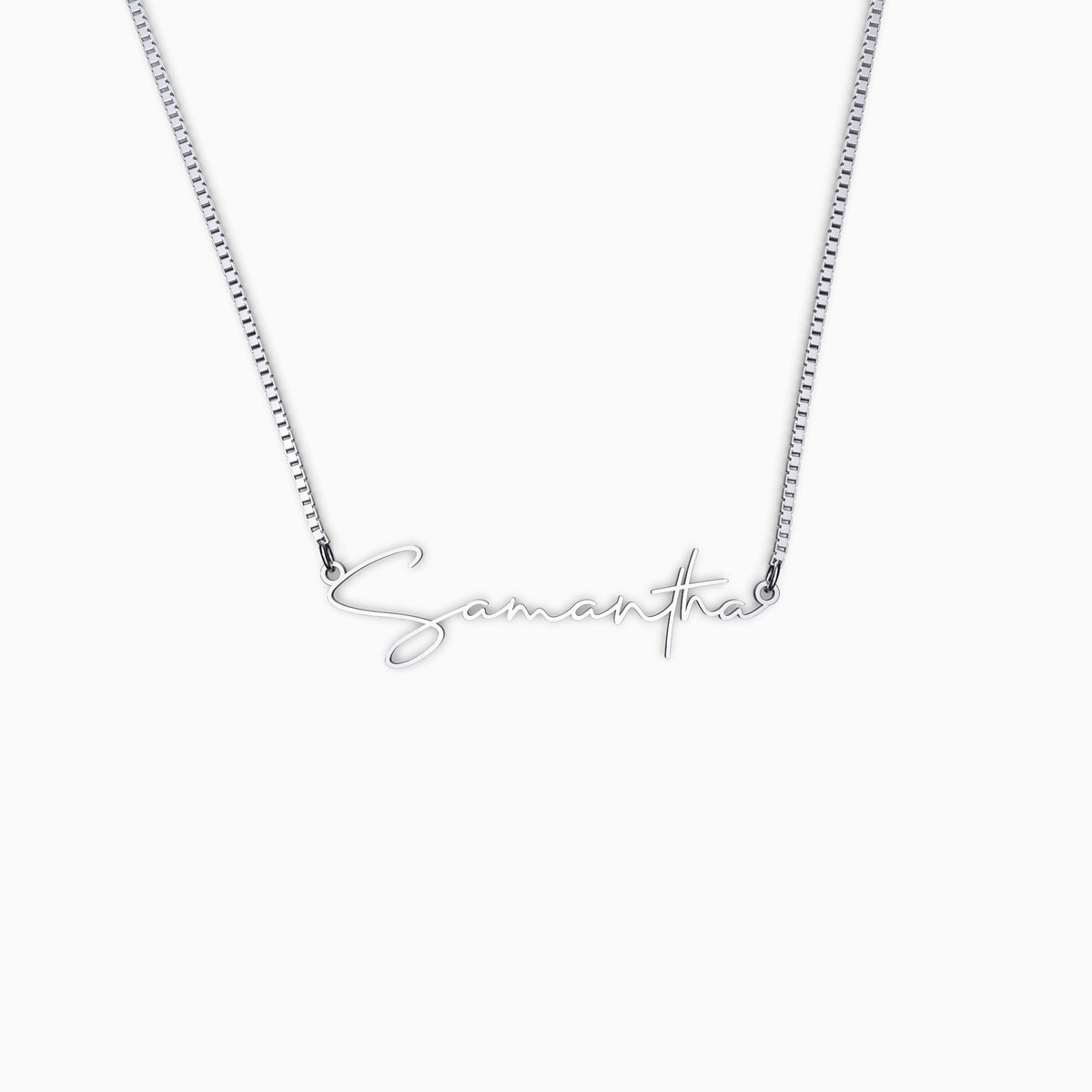 Collar con nombre moderno