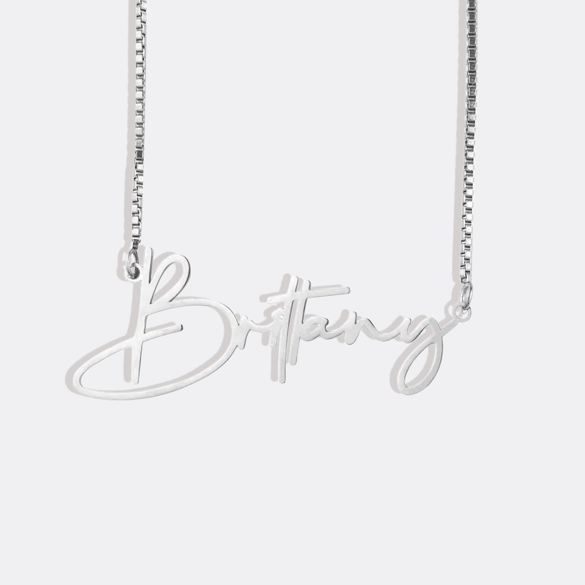 Collar con nombre moderno