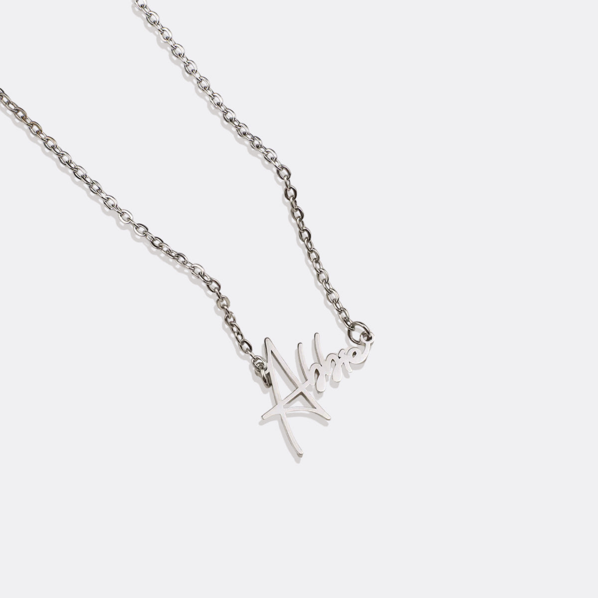 Collar con nombre moderno