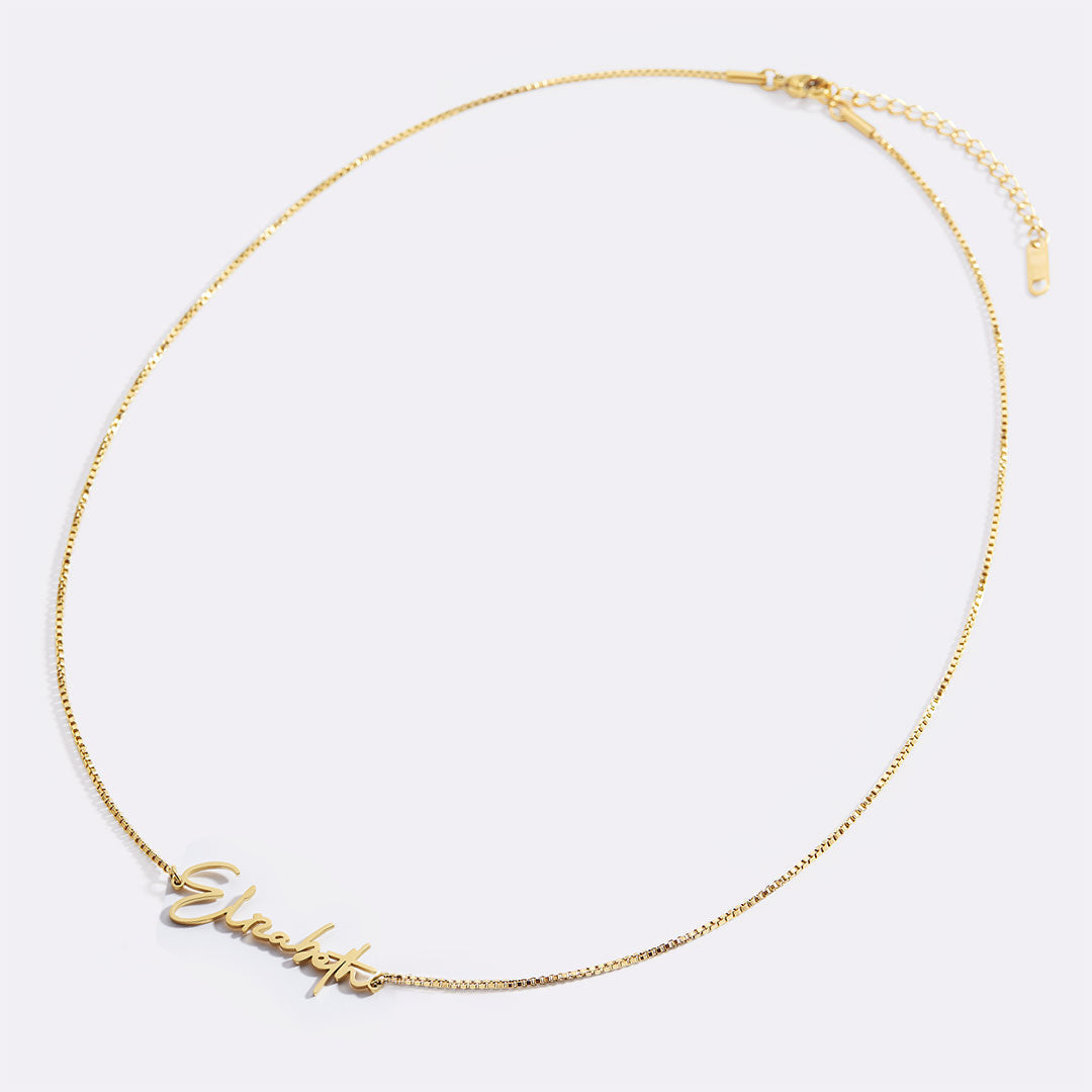 Collar con nombre moderno