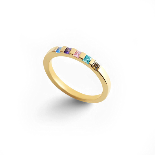 Anillo con piedras de nacimiento talla princesa