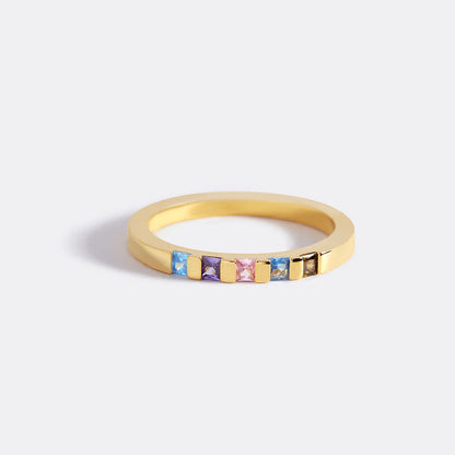 Anillo con piedras de nacimiento talla princesa
