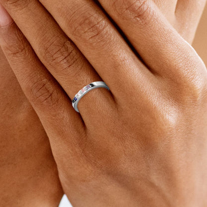 Anillo con piedras de nacimiento talla princesa