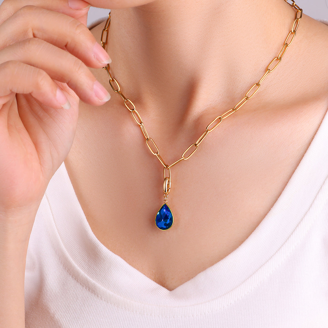 Charm de lágrima con piedra de nacimiento